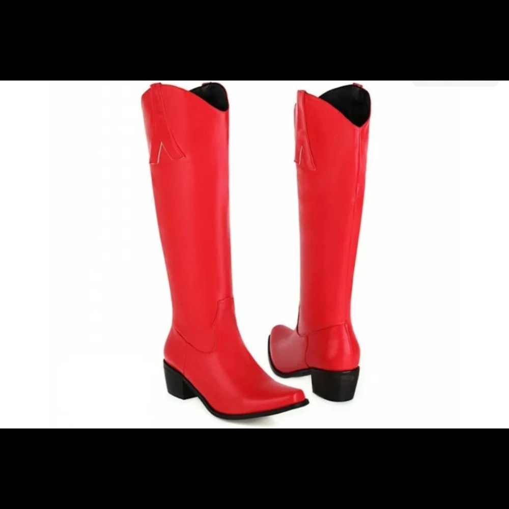 Beautiful never worn size 41 (9.5) too big for me I wear a size 9